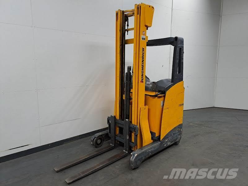 Jungheinrich ETV 110 Reachtruck voor hoog niveau