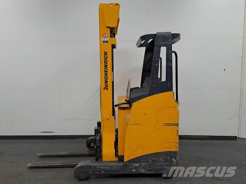 Jungheinrich ETV 110 Reachtruck voor hoog niveau
