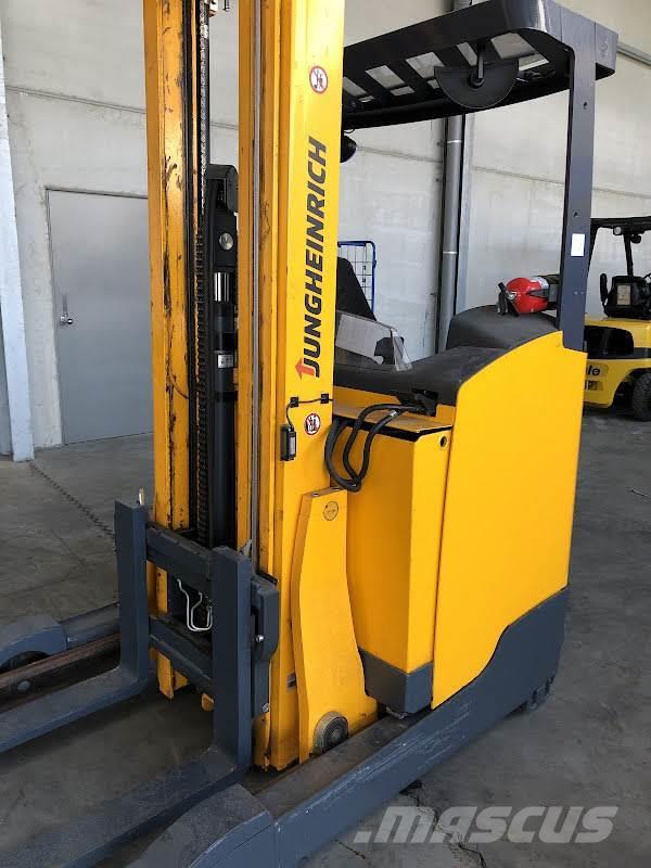 Jungheinrich ETV 214 Reachtruck voor hoog niveau