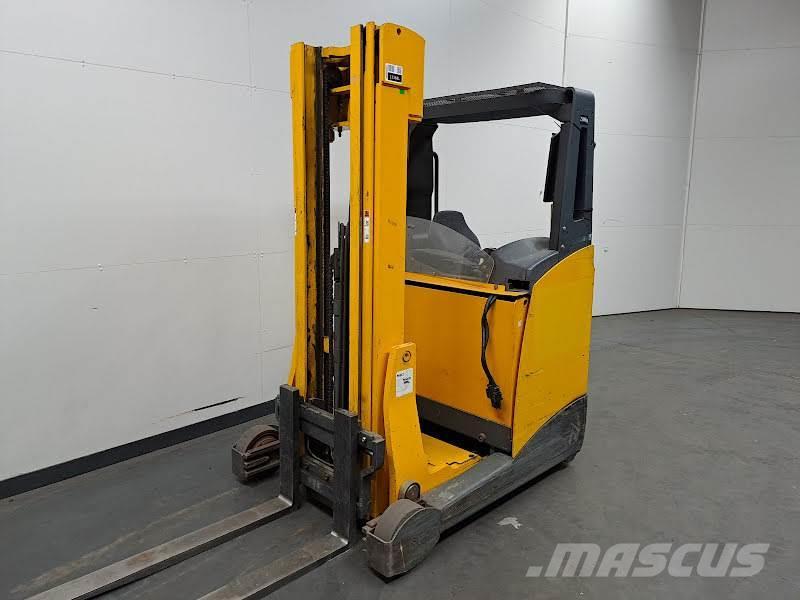 Jungheinrich ETV 214 Reachtruck voor hoog niveau