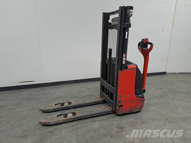 Linde L12 Zelfrijdende stapelaars