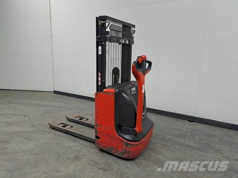 Linde L12 Zelfrijdende stapelaars