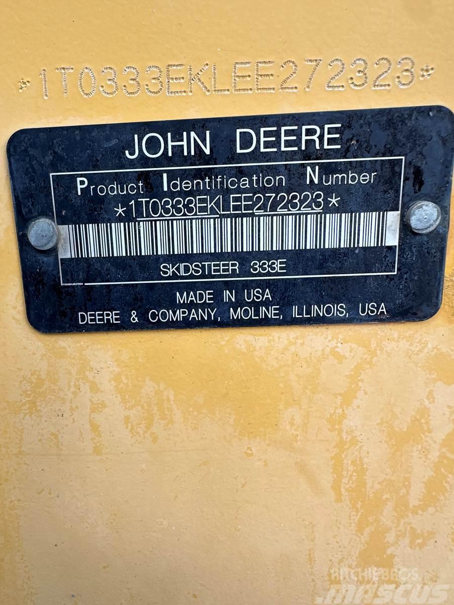 John Deere 333E Schrankladers