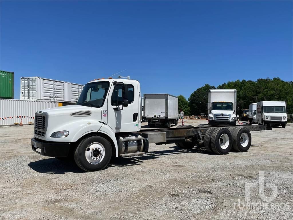 Freightliner M2 112 Chassis met cabine
