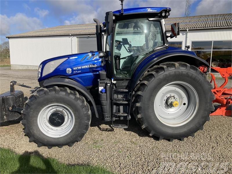 New Holland T7.300 AC Bluepower Tractoren