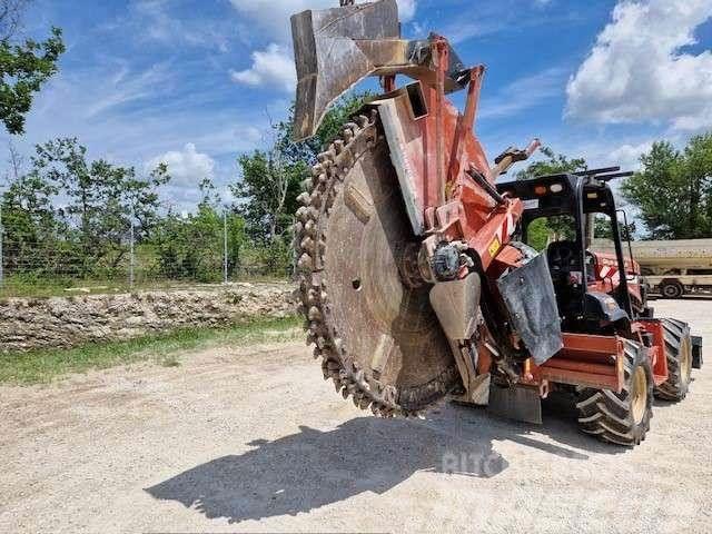Ditch Witch RT 120 Sleuvengravers