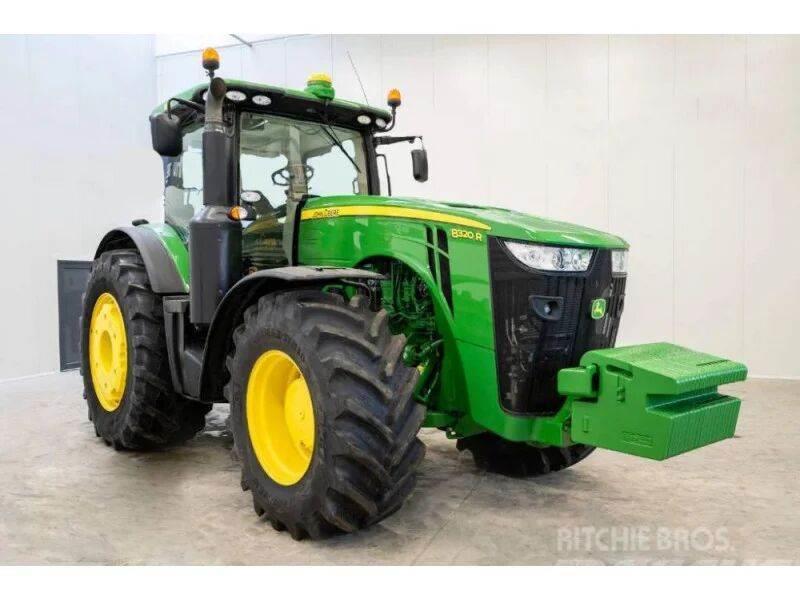 John Deere 8320 R Tractoren
