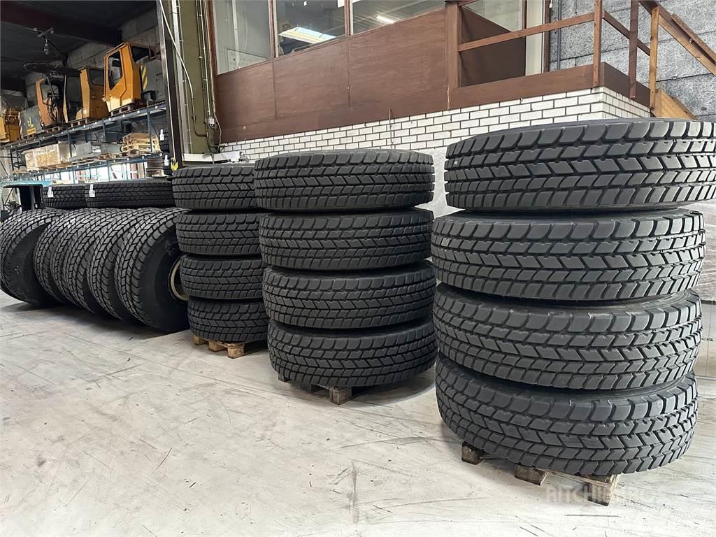 Liebherr Crane Tires/Rims for sale Kranen voor alle terreinen