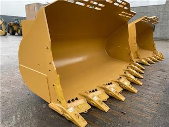 CAT 988 K Bucket With Teeth