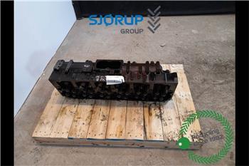 New Holland T8.380 Cylinder Head