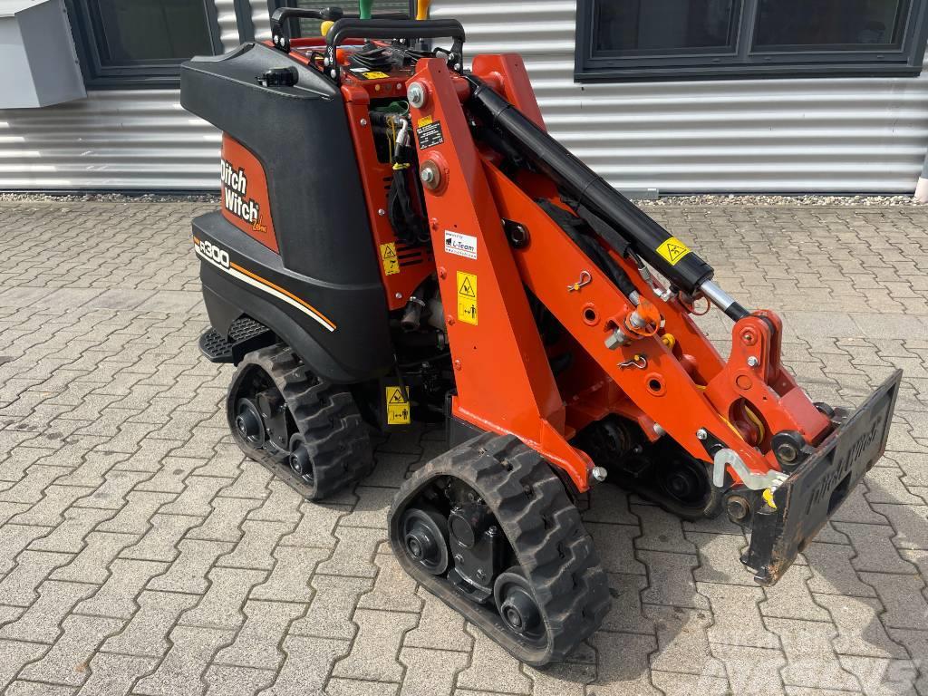 Ditch Witch R300 Miniladers