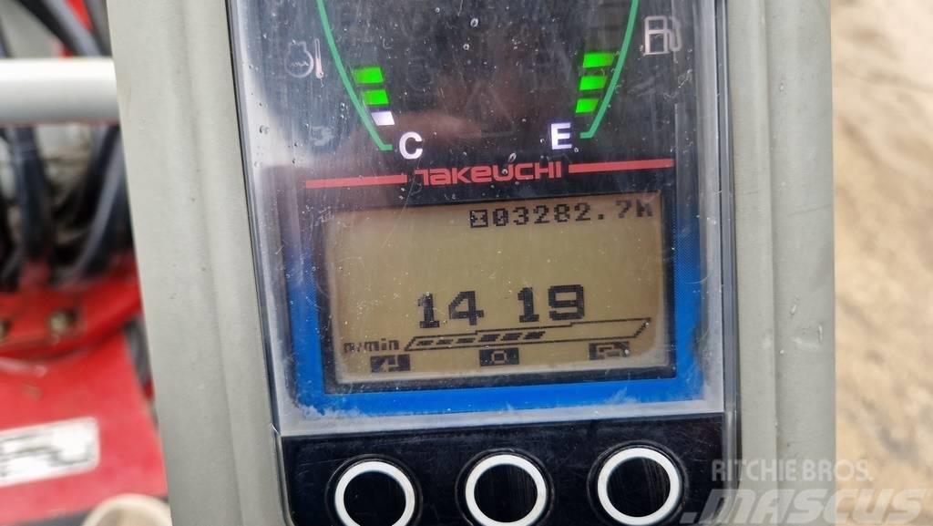 Takeuchi TB225 - POWERTILT - 3X BUCKETS - 2019 YEAR Minigraafmachines < 7t