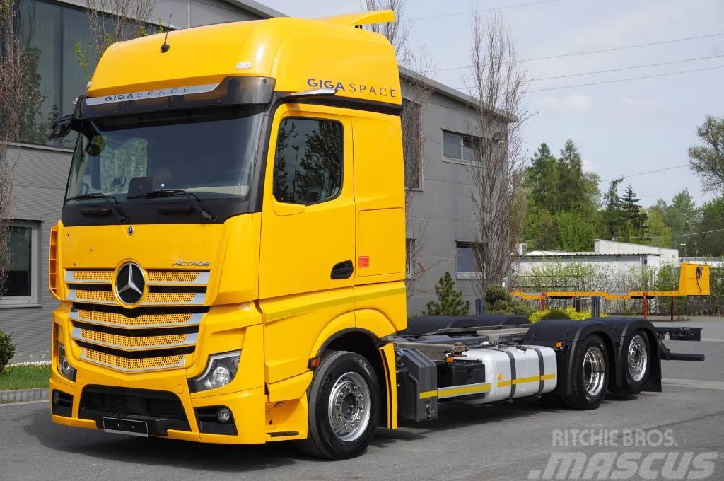 Mercedes-Benz Actros MP5 2542 Giga / Low Deck / BDF / 6×2 / E6 Chassis met cabine