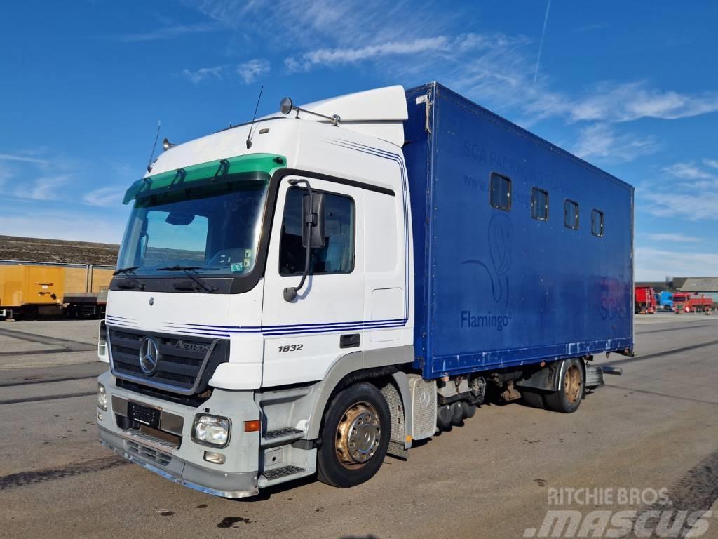 Mercedes-Benz Actros 1832 4x2 Euro 3 Horse transporter Dieren transport trucks