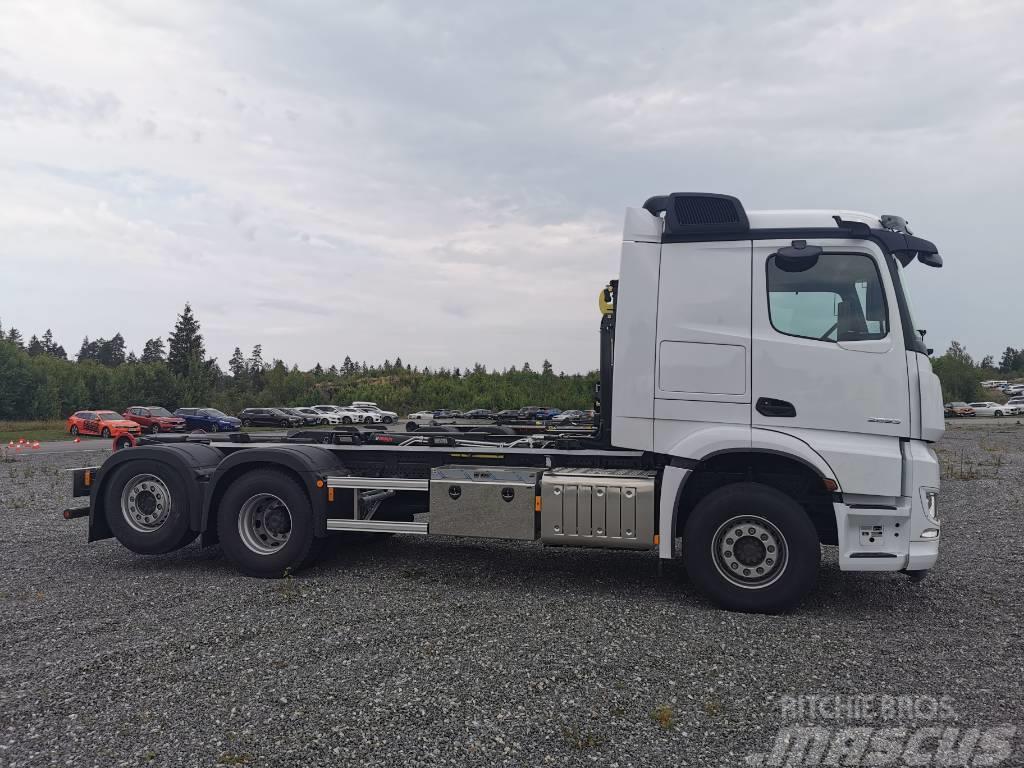 Mercedes-Benz Arocs V 2853 L 6x2 - HIAB Lastväxlare Vrachtwagen met containersysteem