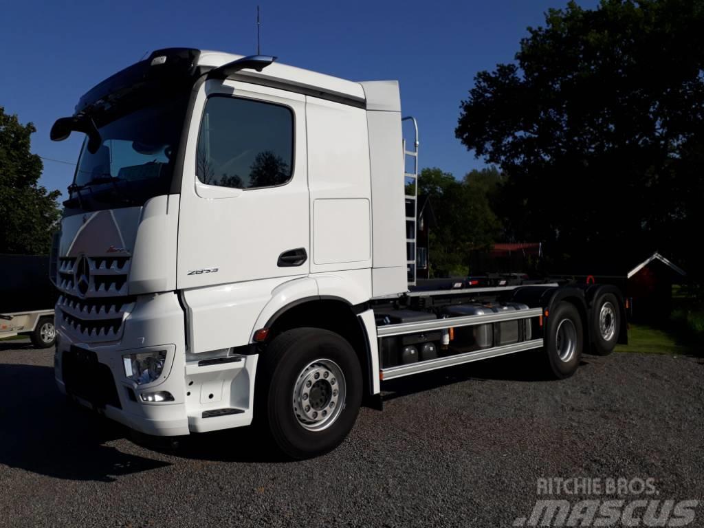 Mercedes-Benz Arocs V 2853 L 6x2 - HIAB Lastväxlare Vrachtwagen met containersysteem