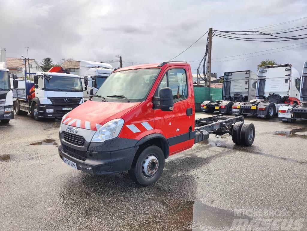 Iveco DAILY 70C17 Chassis met cabine