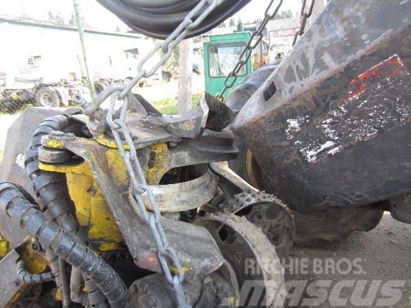 Timberjack 1270B Breaking for parts Chassis en ophanging