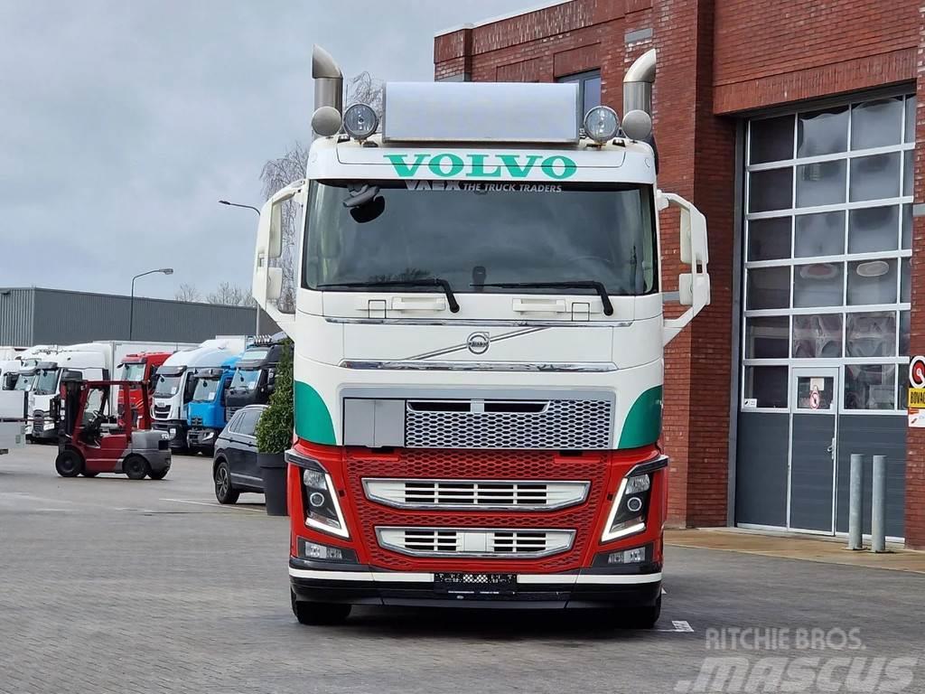 Volvo FH 16.650 6x2 - Low roof show truck - PTO/Hydrauli Trekkers