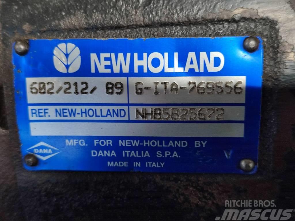 New Holland NEW HOLLAND LM 435 steering assist cylinder Chassis en ophanging