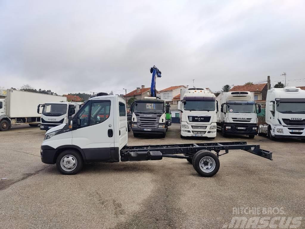 Iveco DAILY 35C15 Chassis met cabine