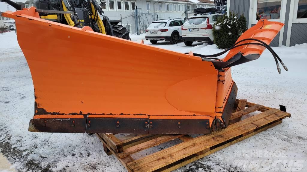 Pronar PUV 4000 HD vikplog Sneeuwschuivers en -ploegen