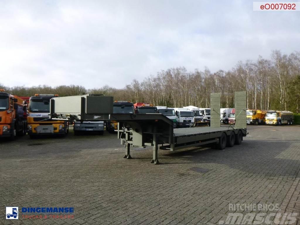 Broshuis 3-axle semi-lowbed trailer E-2130 / 73 t + ramps Vlakke laadvloeren