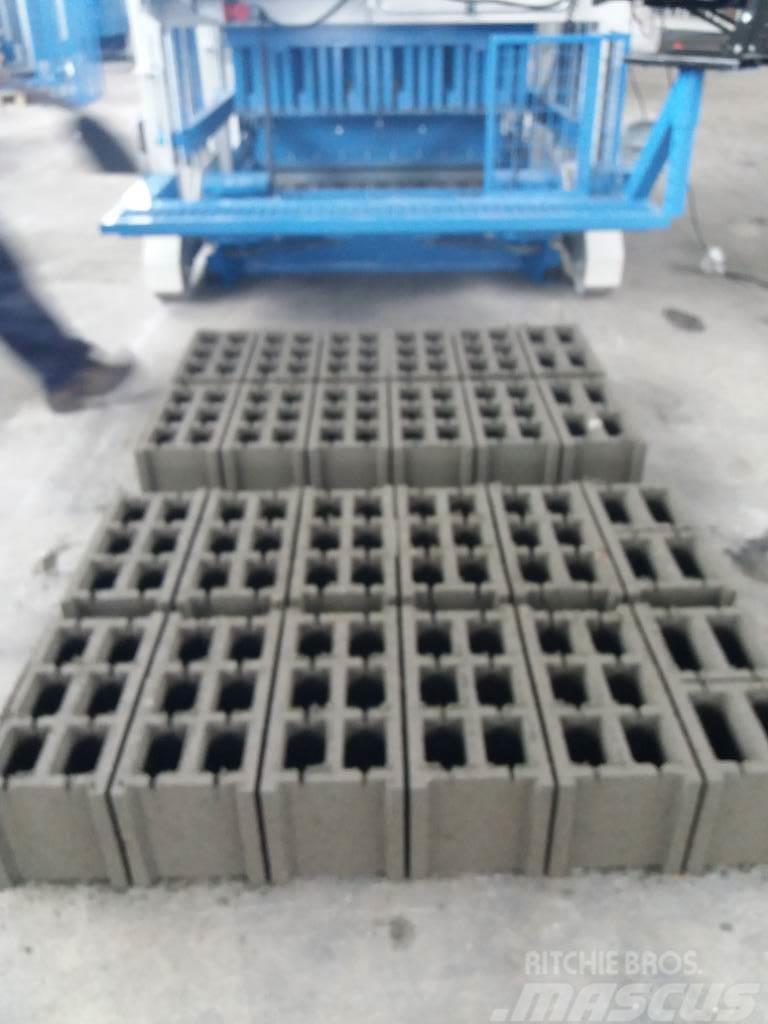 Metalika SVP-12 Concrete block making machine Betonsteenmachines