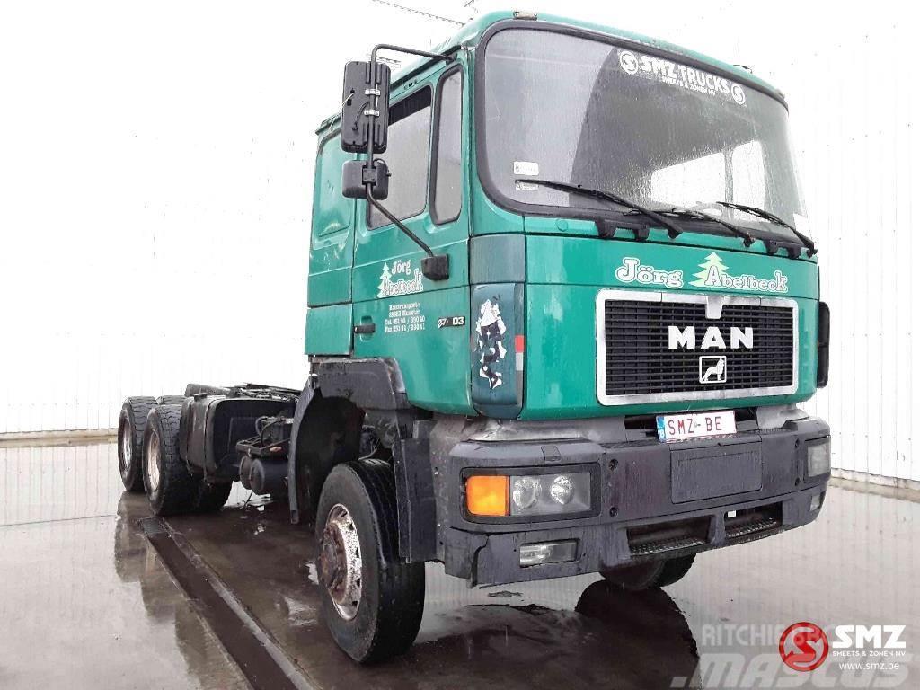 MAN 27.403 6x6 Chassis met cabine