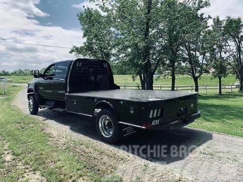 CM 84" X 8'6" SK Truck Bed Chassis met cabine