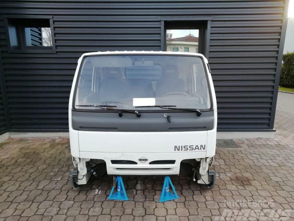 Nissan CABSTAR (1996-2006) Cabine en interieur