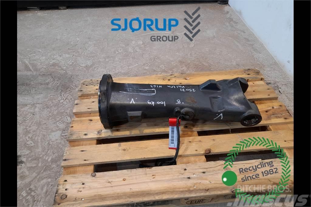 Valtra N163 Front axle house Transmissie