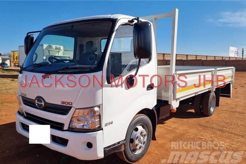 Hino 300, 915, FITTED WITH DROPSIDE BODY Anders
