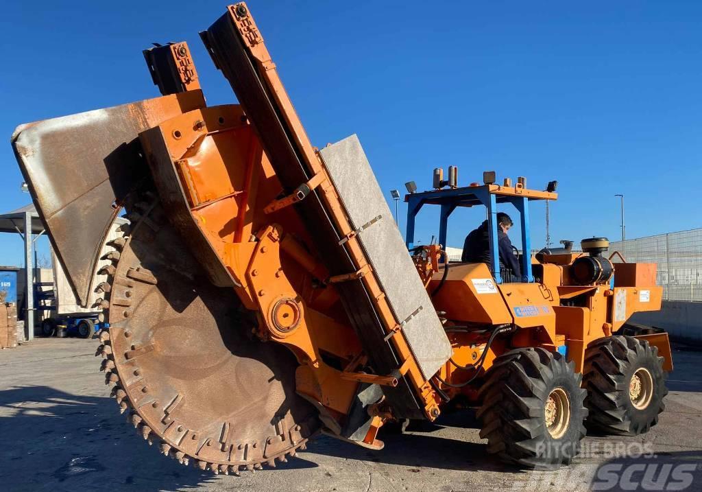 Ditch Witch R100 Sleuvengravers