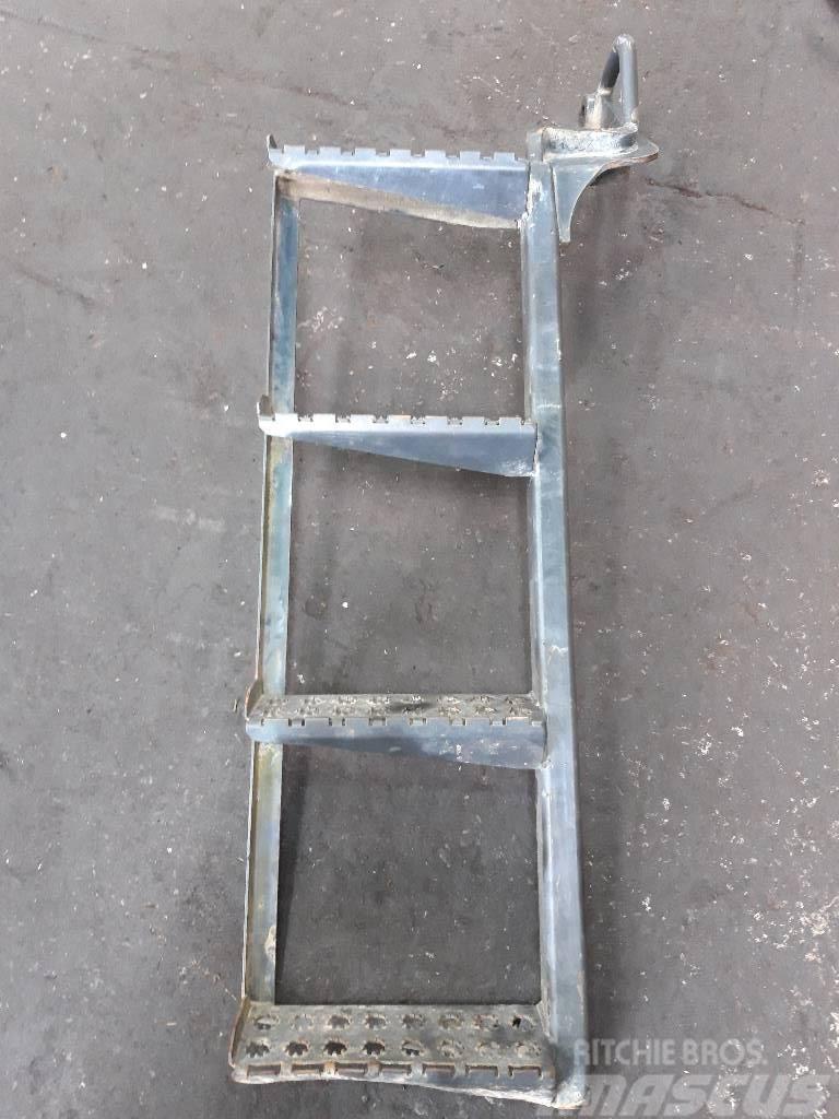 Ponsse Elephant entry step Chassis en ophanging