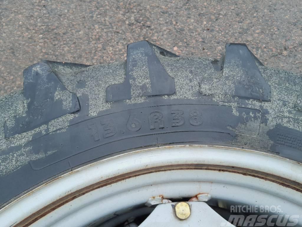 Michelin 13,6R38 Hjul Banden, wielen en velgen