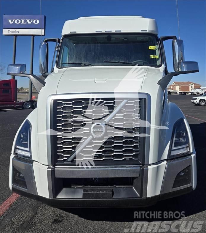 Volvo VNL64T740 Trekkers