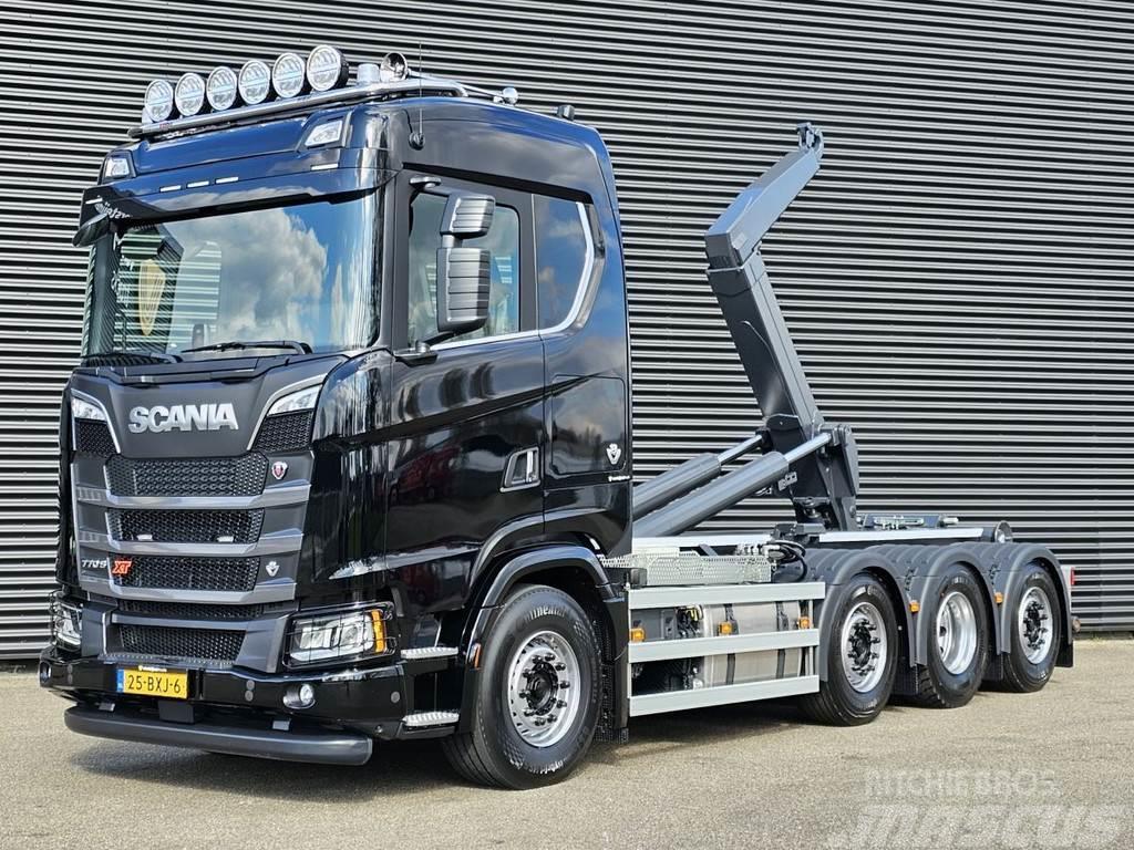 Scania 770S XT V8 / 8x2/*6 / VDL HOOKLIFT Vrachtwagen met containersysteem