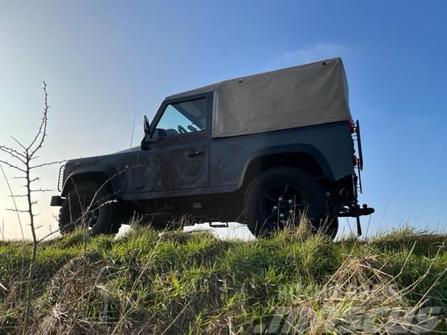 Land Rover Defender 90 iconic soft top year 2013 Auto's