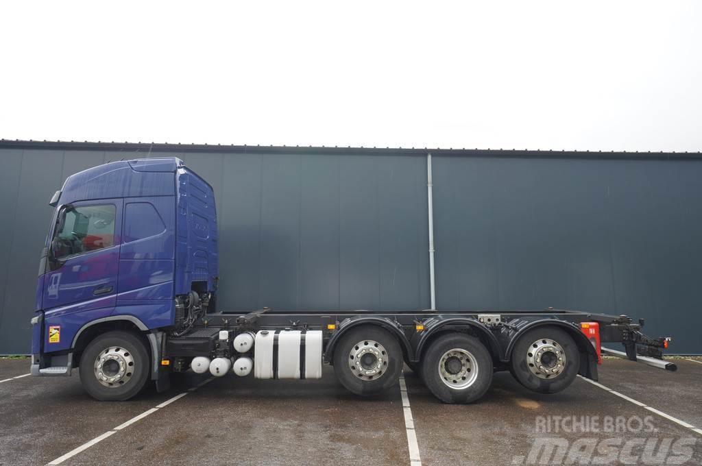 Volvo FH 420 8X2 ADR WITH RETARDER Chassis met cabine