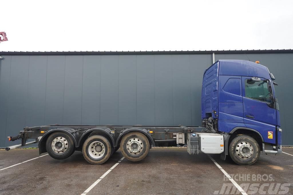 Volvo FH 420 8X2 ADR WITH RETARDER Chassis met cabine