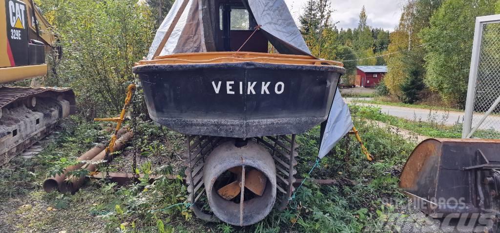  Hinaaja Veikko 6mR Werkboten en pontons