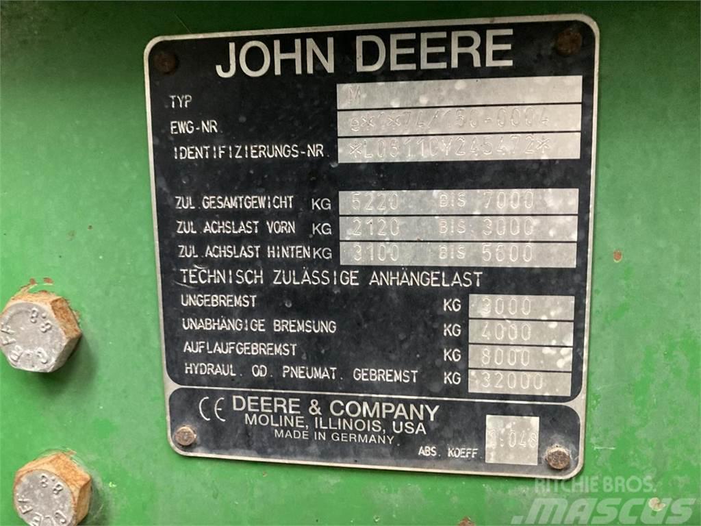 John Deere 6110 SE Tractoren