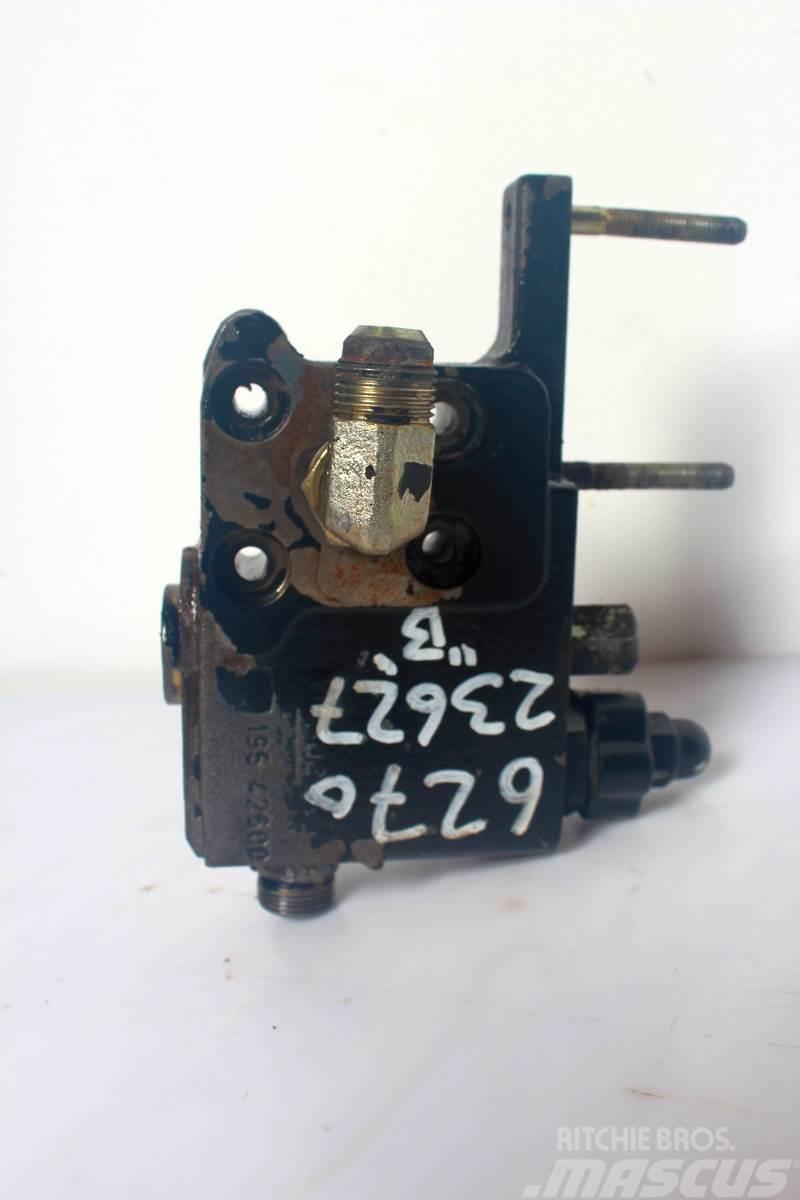 Massey Ferguson 6270 Remote control valve Hydraulics