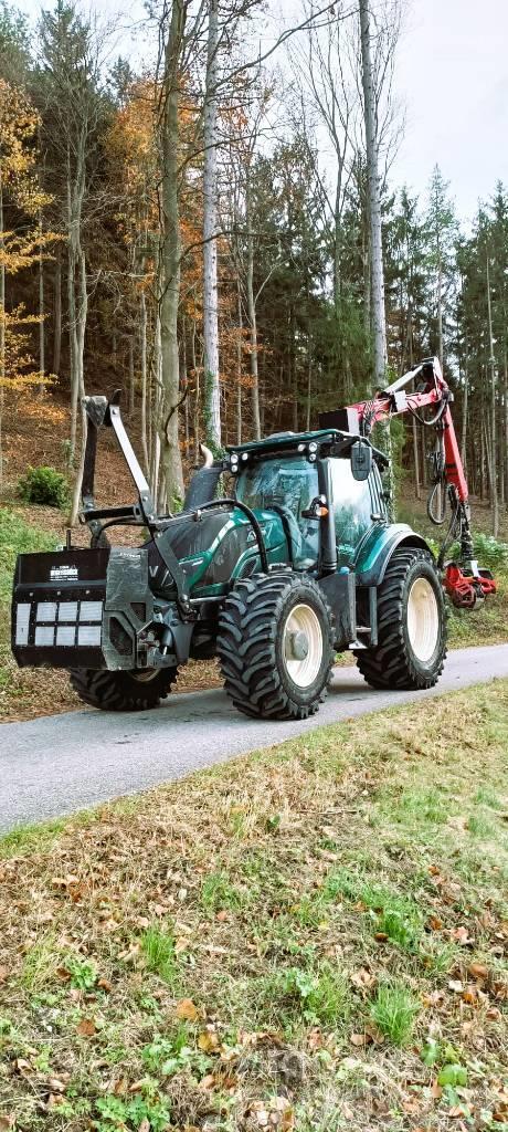 Valtra T234D Bosbouw tractoren
