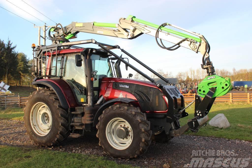 Valtra T163 Tractor with Botex 573 Forestry Loader Bosbouw tractoren