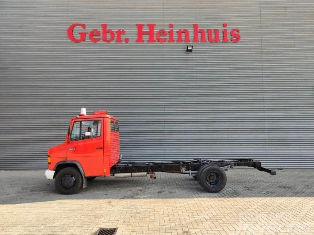 Mercedes-Benz 811 D EX Feuerwehr Only 13.000 KM Like New! Chassis met cabine