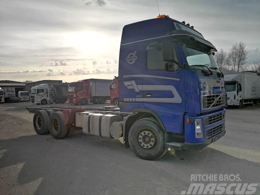 Volvo FH16 6X4 MANUAL with hydraulic Chassis met cabine