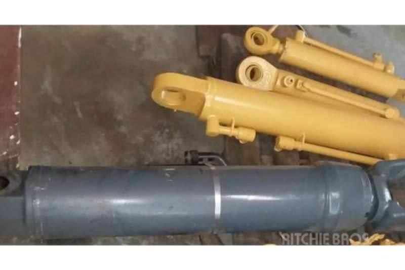 Bell L2706D Hydraulic Lift Cylinder Anders