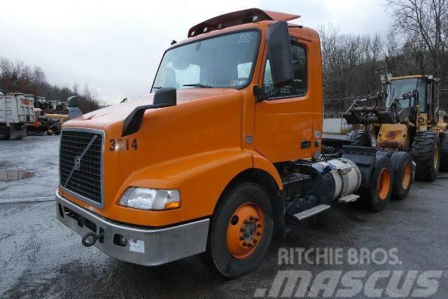 Volvo VNM64T Chassis met cabine
